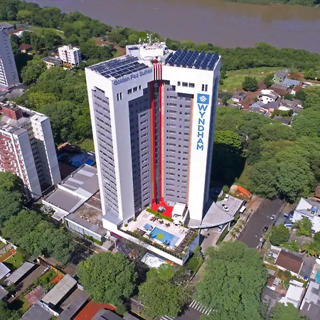 Wyndham Golden Foz Suites-3