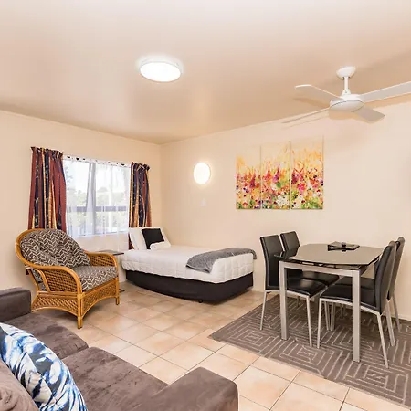Dolphin Motel-2
