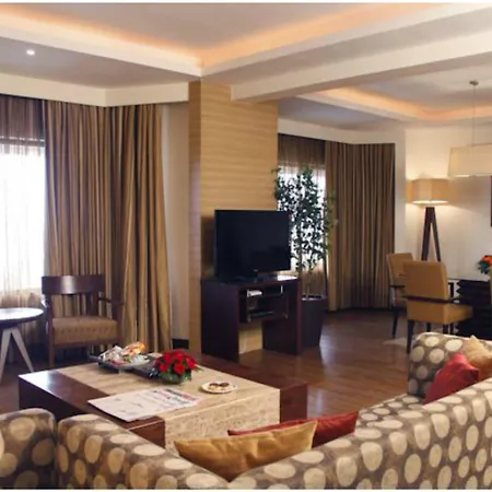 The Retreat Hotel & Convention Centre-3
