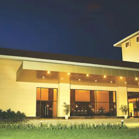 The Retreat Hotel & Convention Centre-2