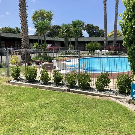 Teal Motor Lodge-3