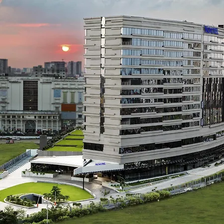 Novotel Kolkata Hotel And Residences-3