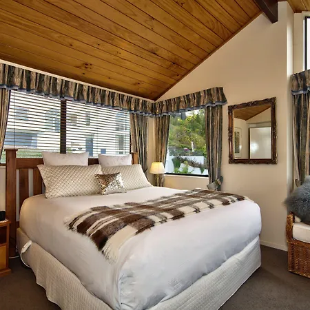 Balmoral Lodge-3