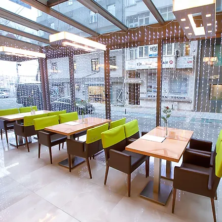 Ramada By Wyndham Istanbul Taksim-2
