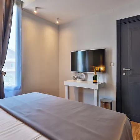 Hotel M-2