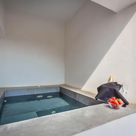 Mar N Mar Crown Hotel-Suites-3