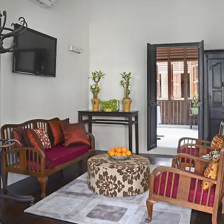 Noordin Mews-2