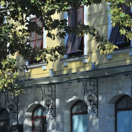 Monarc Hotel-2