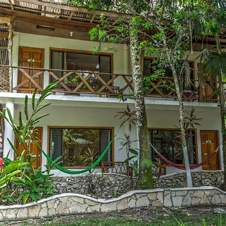 Hotel Jaguar Inn Tikal-3