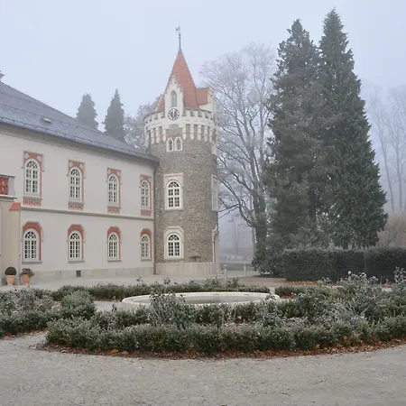 Chateau Heralec Boutique Hotel & Spa By L'Occitane-2