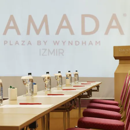 Ramada Plaza By Wyndham Izmir-3