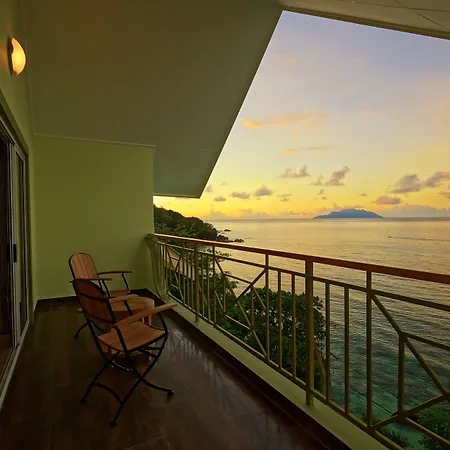Treasure Cove Hotel & Restaurant-2