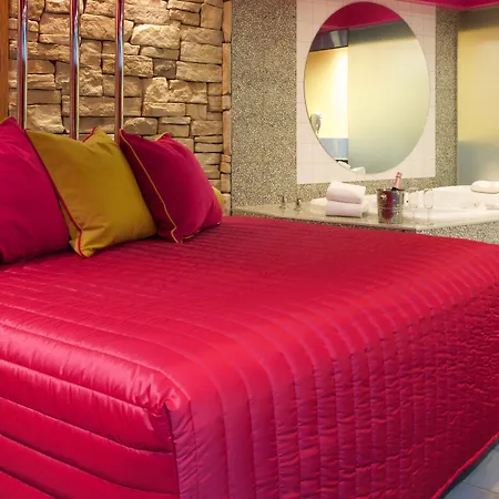 Le Chabrol Hotel & Suites-2