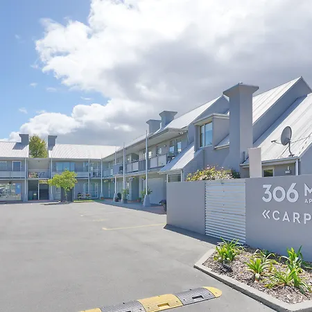 306 Motel Apartments-2