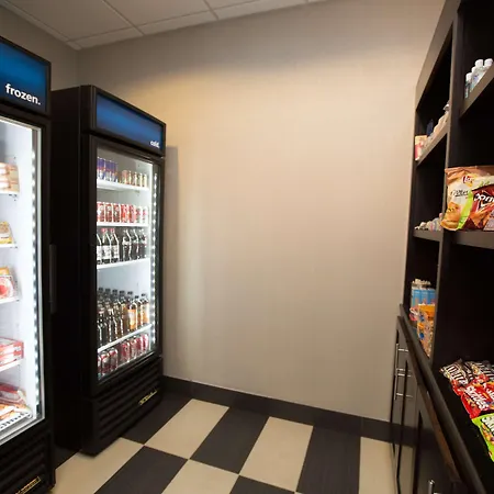 Hampton Inn & Suites Oklahoma City Airport-2