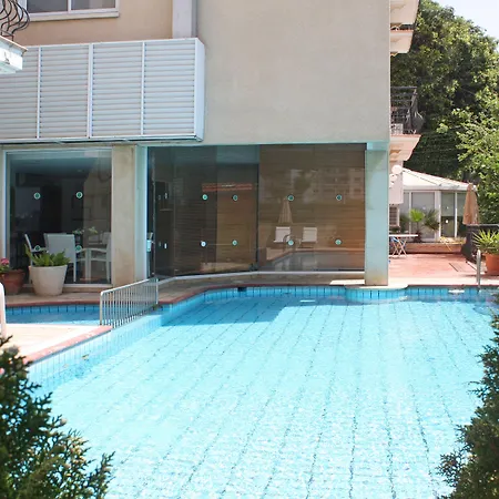 Chrielka Hotel-3