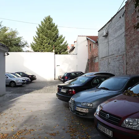 Garni Hotel Vozarev-3