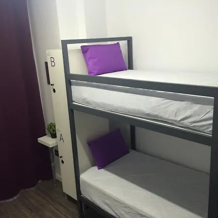 Chameleon Youth Hostel Alicante-3