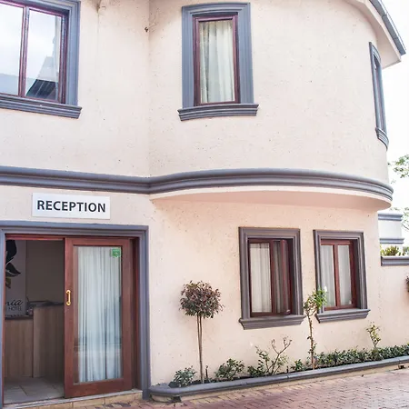 Inn And Out Plus Craighall-3