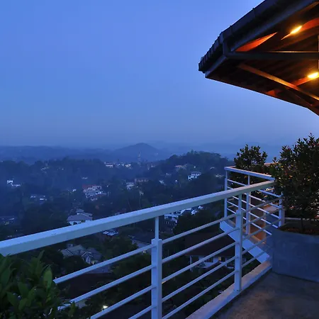 Amaara Sky Hotel Kandy-3
