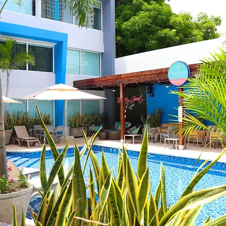 The Blue Hotel-2