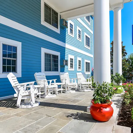 Commander Beach House Hotel-2