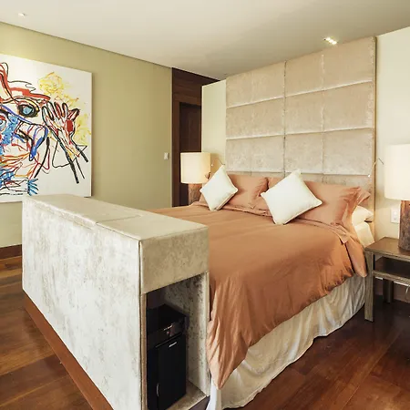 Under The Stars Luxury Apartment-3
