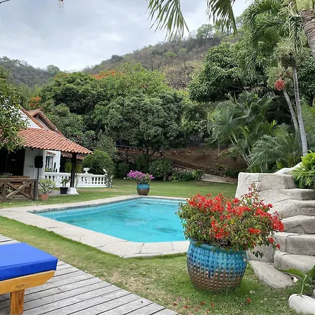 Iguanazu Bed & Breakfast-3