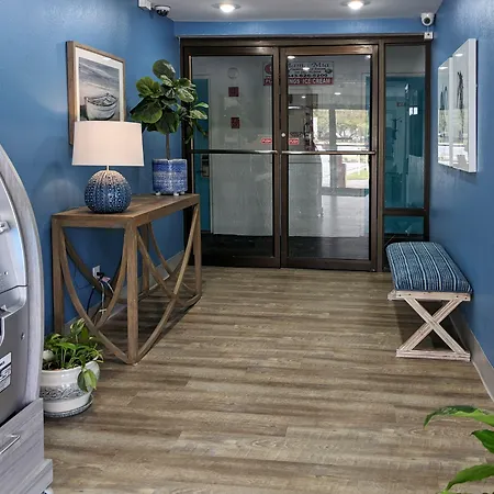 Tropical Seas Hotel-2