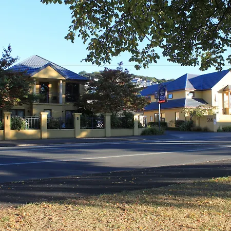 Alhambra Oaks Motor Lodge-3