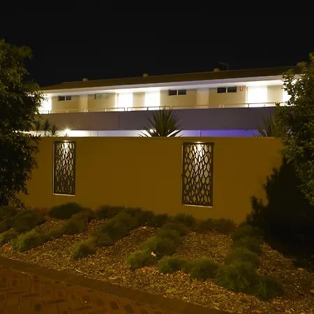 Bentley Motel-2