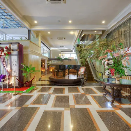 Amos Cozy Hotel Melawai-2