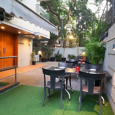 Quality Inn Mint-3