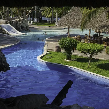 Amatique Bay Hotel-3