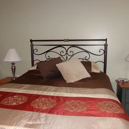 Happy Motel-3