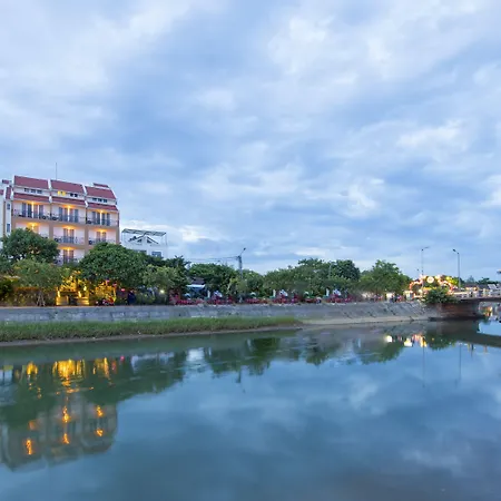River Suites Hoi An-2