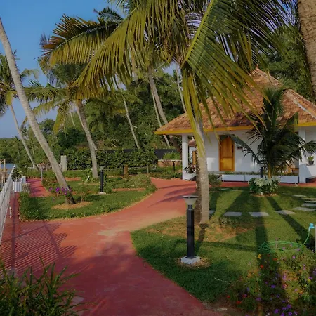 Lakefront Villa With Bathtub & Backwater Views Varkala-2