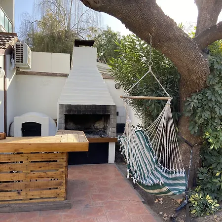 Gorilla Hostel-2