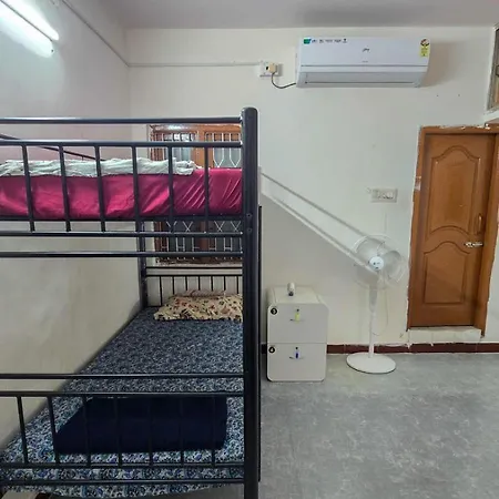 Hostel Madras Backpacker'S-3