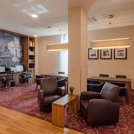 Hampton By Hilton Frankfurt City Centre-2