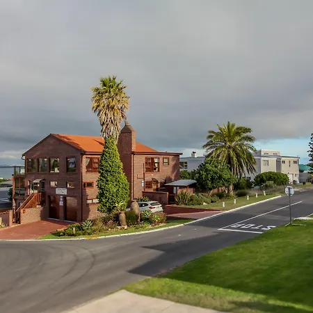 White Shark Guest House-3