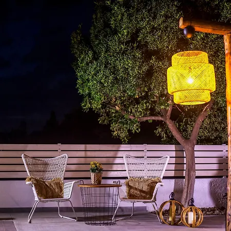 Malibu Studios & Bungalows-3