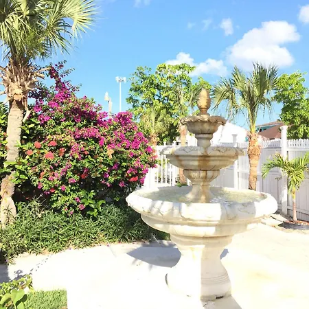 Colony Club Inn & Suites-2