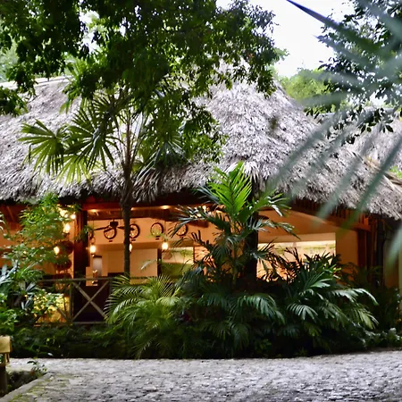 Hotel Jungle Lodge Tikal-3
