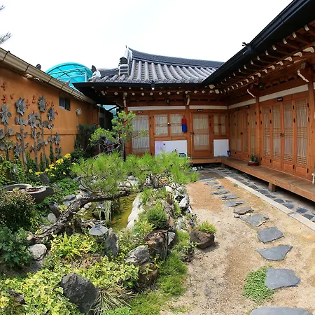 Happiness Full Hanok Guesthouse-2