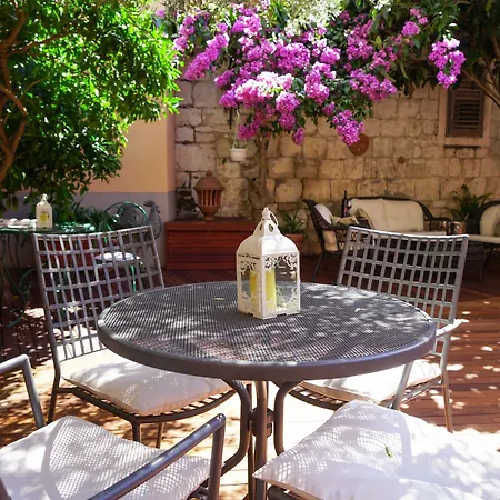 Boutique Guest Accommodation Zephyrus-3