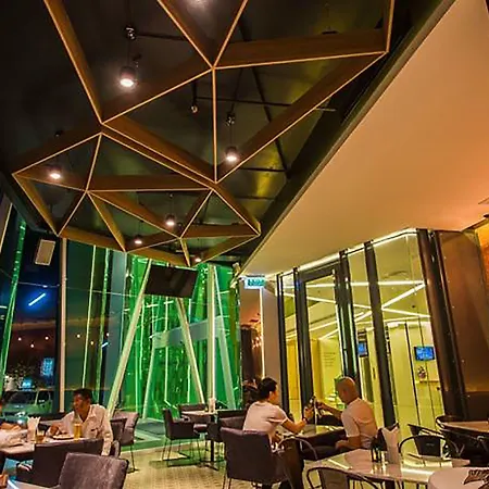 Crystal Hotel Hat Yai-3