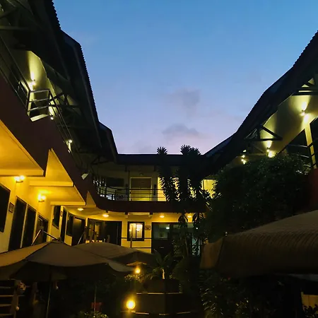 Detente Hotel-2
