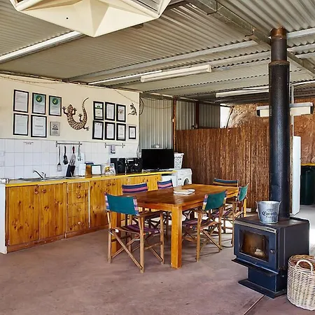 Underground Bed & Breakfast-2