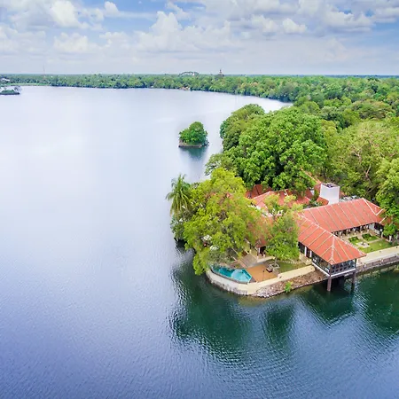 Ekho Lake House - From Colonial Bungalow To Royal Retreat-3